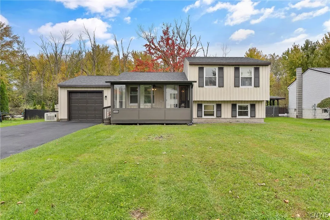 Photo of Listing #S1721904