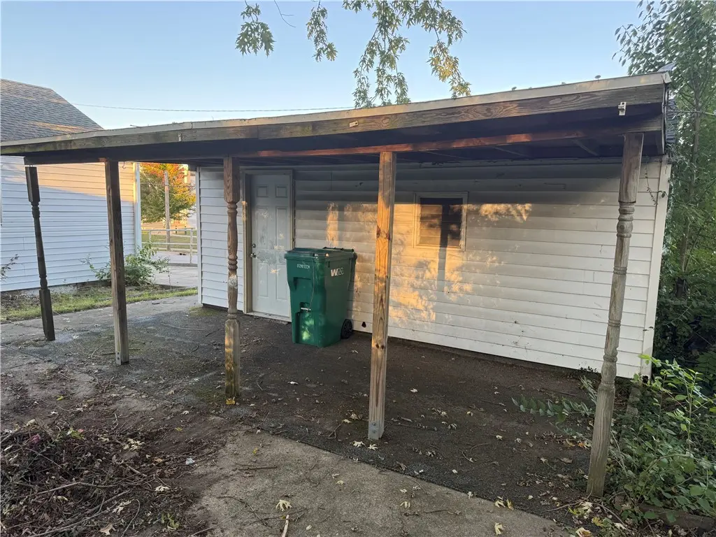 1595 Vanderhoof Street, Decatur Property Listing: MLS® #6261392