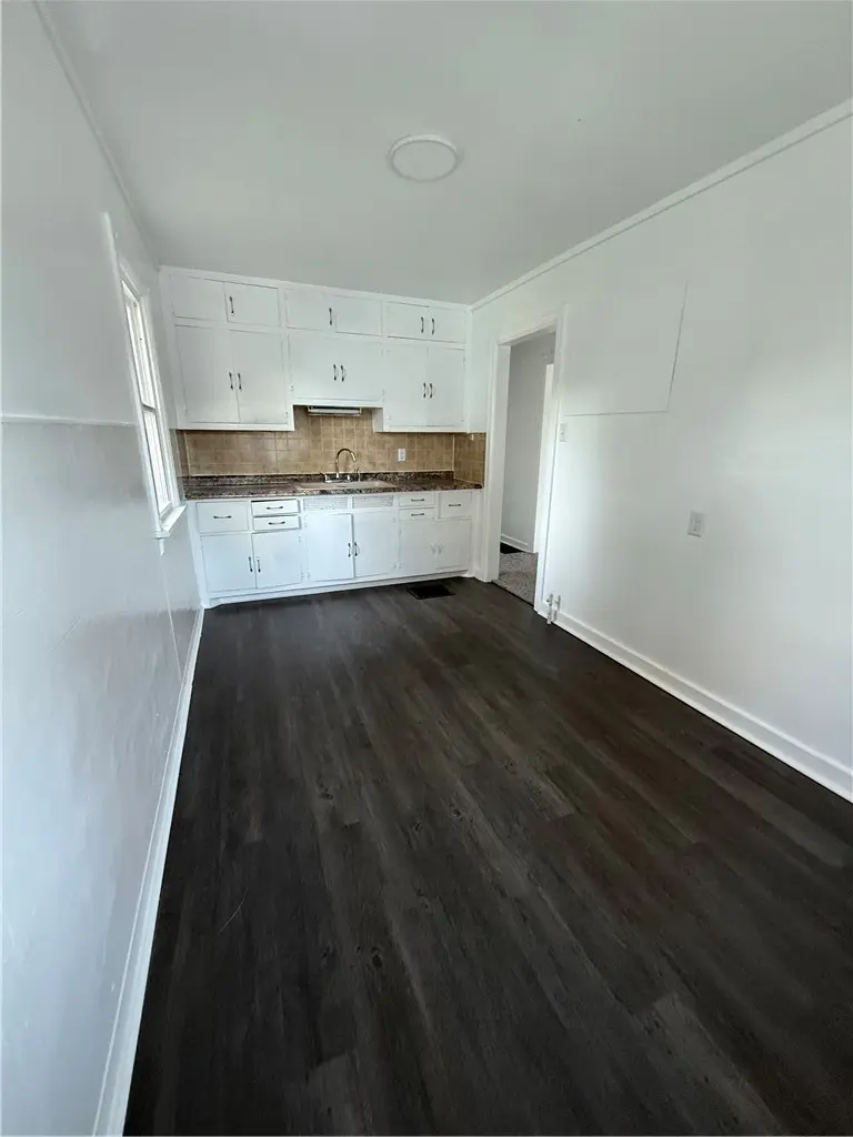 1575 Vanderhoof Street, Decatur Property Listing: MLS® #6261393