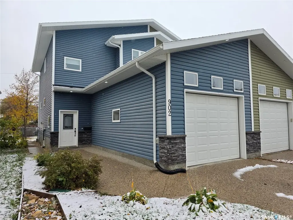 902 Connaught Street, Regina