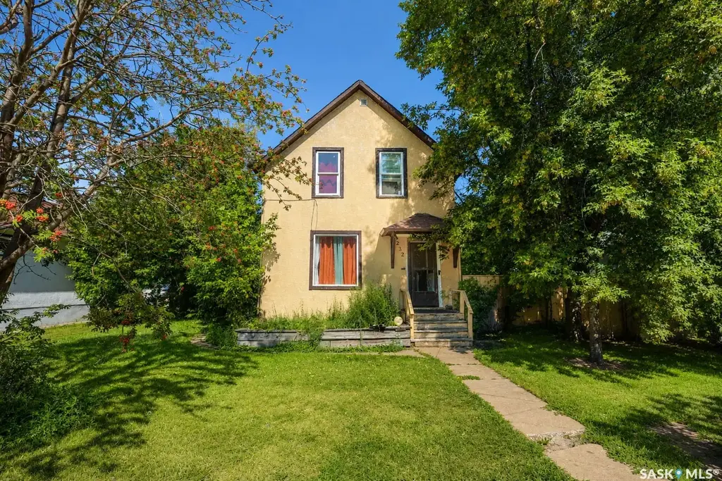 232 10th Street E, Prince Albert
