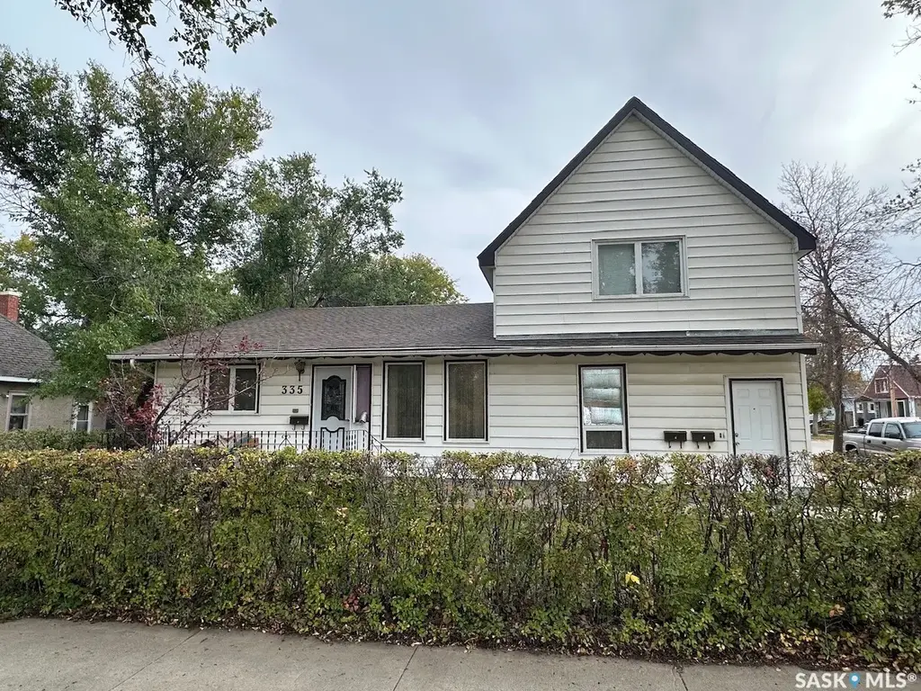 335 Main Street S, Moose Jaw