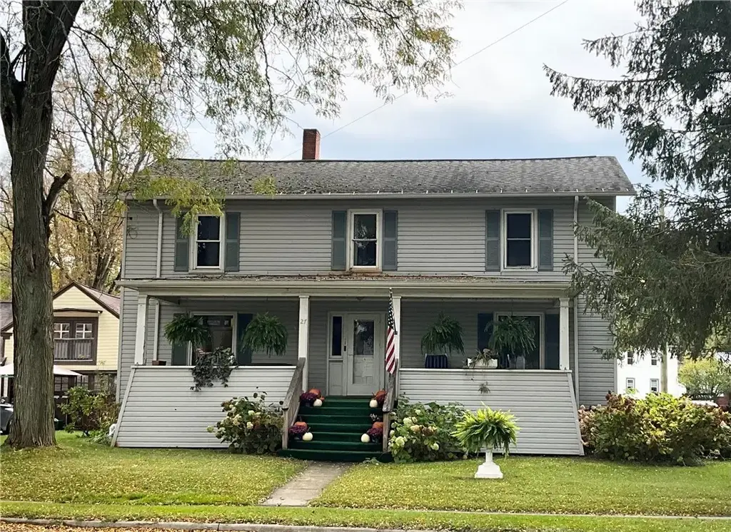 27 W Cayuga St, Moravia