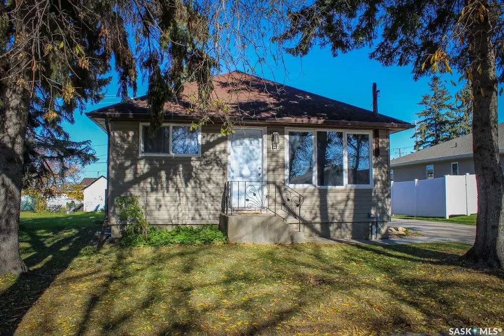 106 Higgins Avenue W, Melfort