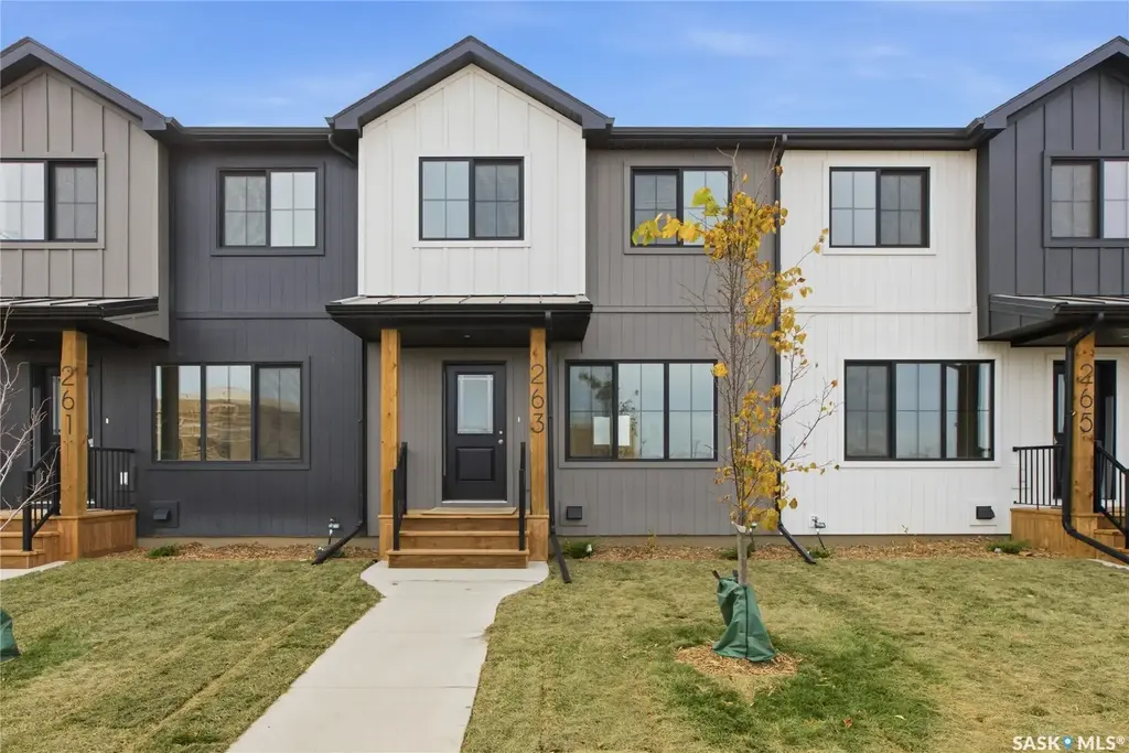 263 Mark Bend, Saskatoon