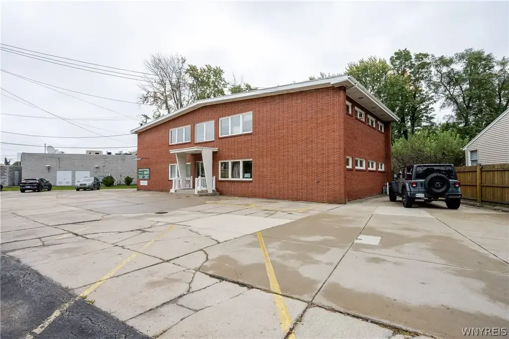 1540 Ellicott Creek Road, Tonawanda