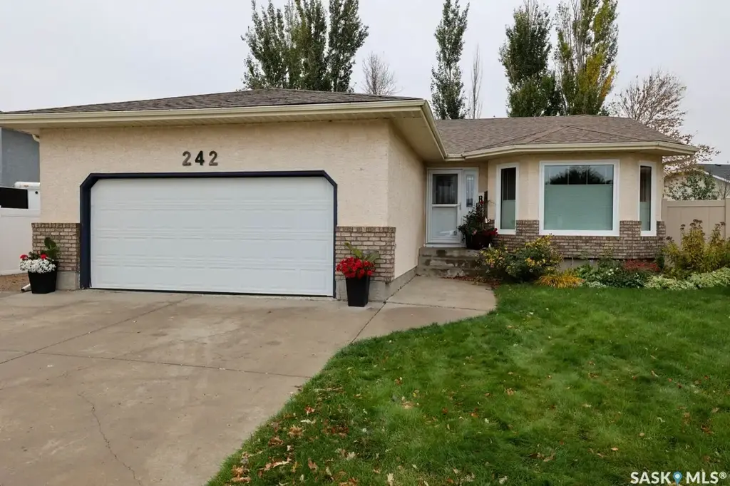 242 Par Place N, Regina