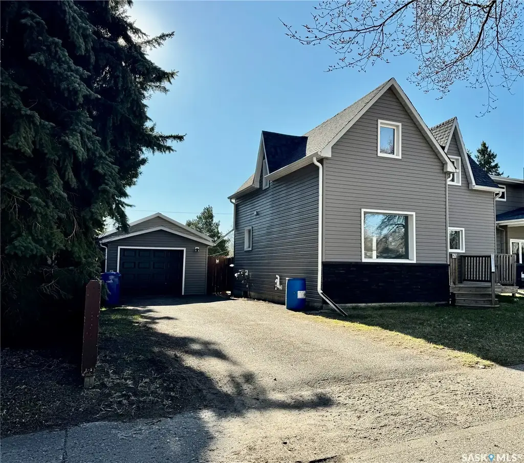 21 James Avenue, Yorkton