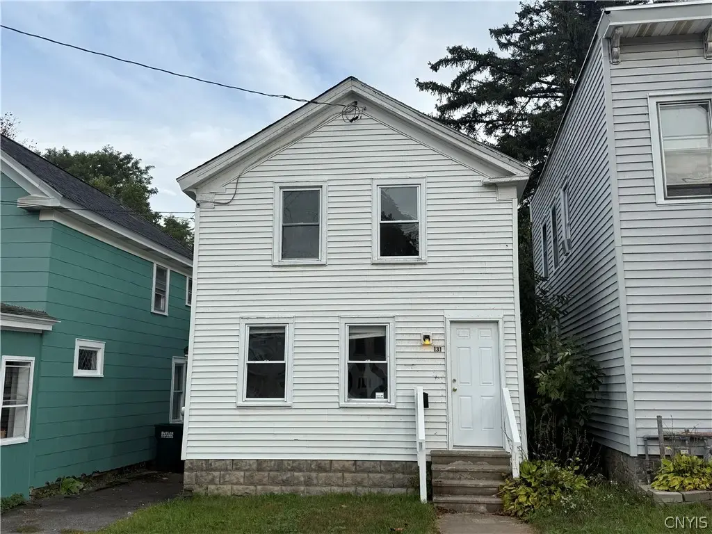 131 W Schuyler Street, Oswego