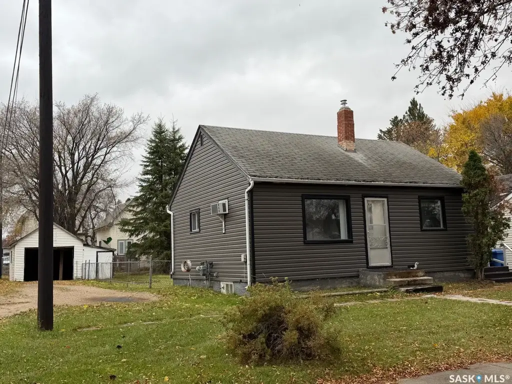 182 Fourth Avenue N, Yorkton