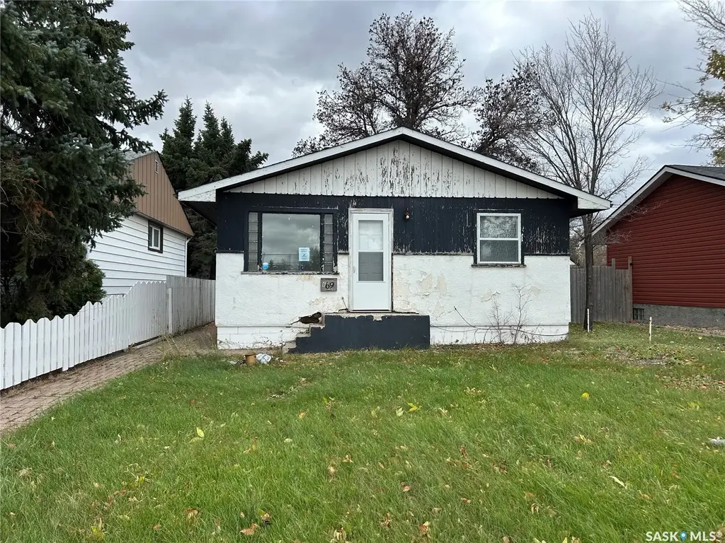 669 Stadacona Street E, Moose Jaw