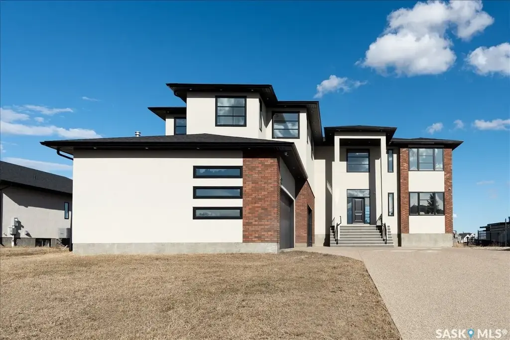 304 Spruce Creek Crescent, 