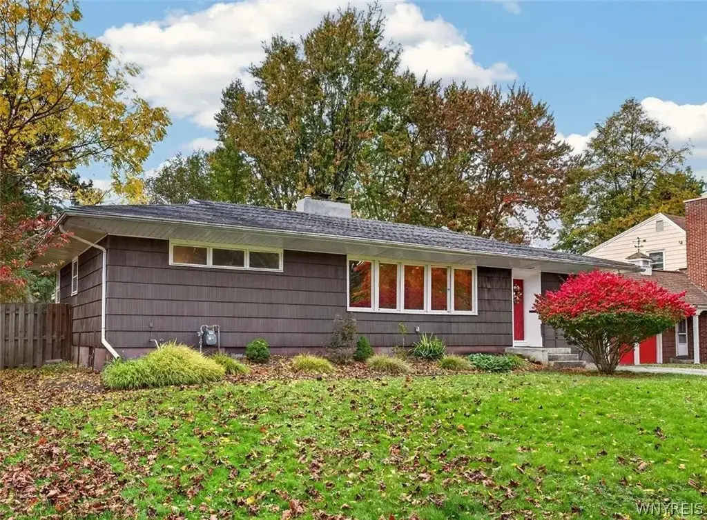 223 Columbia Drive, Amherst