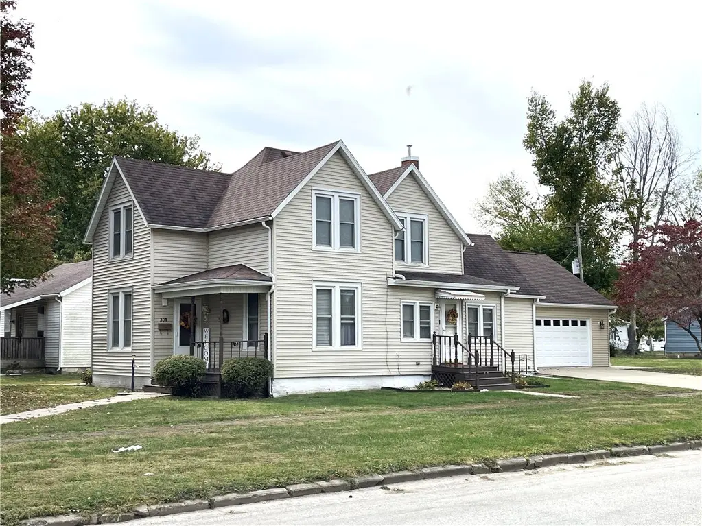 301 W 3rd Street, Pana Property Listing: MLS® #6261638
