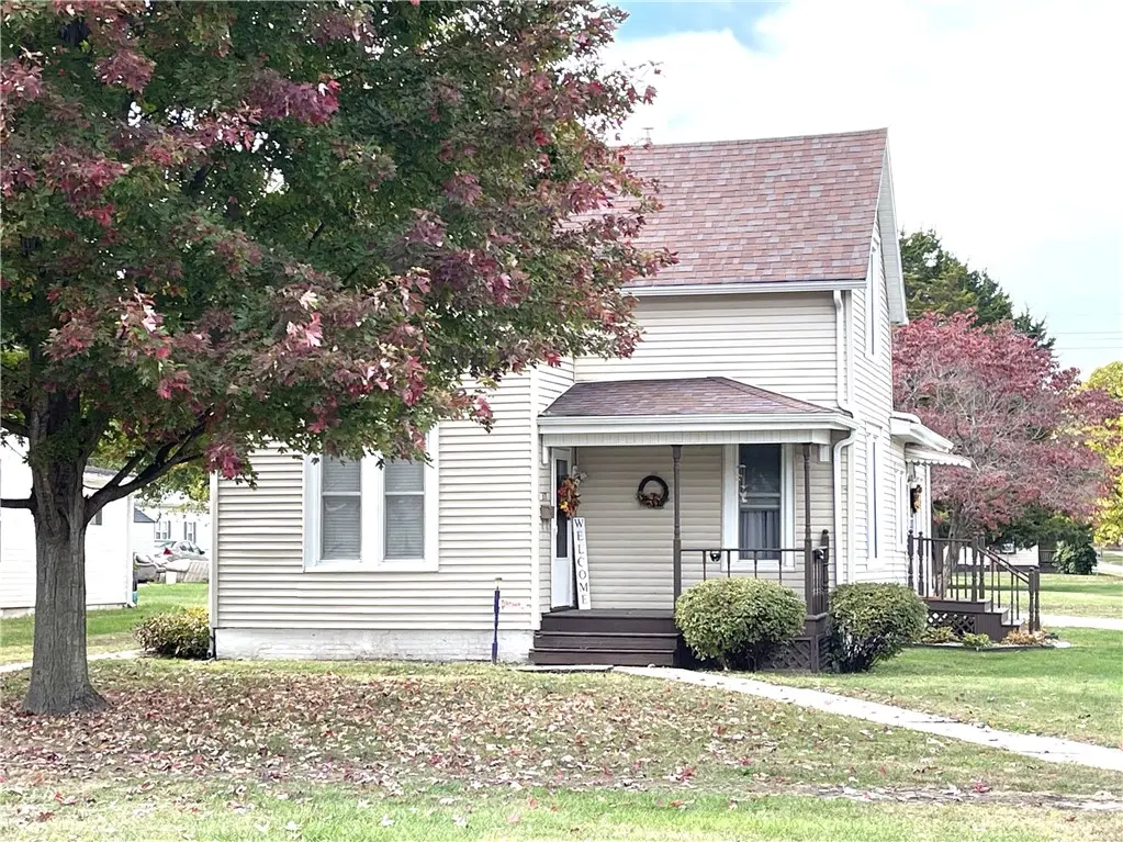 301 W 3rd Street, Pana Property Listing: MLS® #6261638