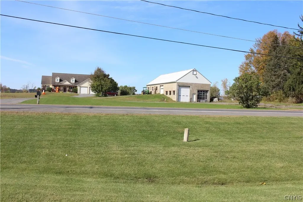 8575 Henry Clay Boulevard, Clay