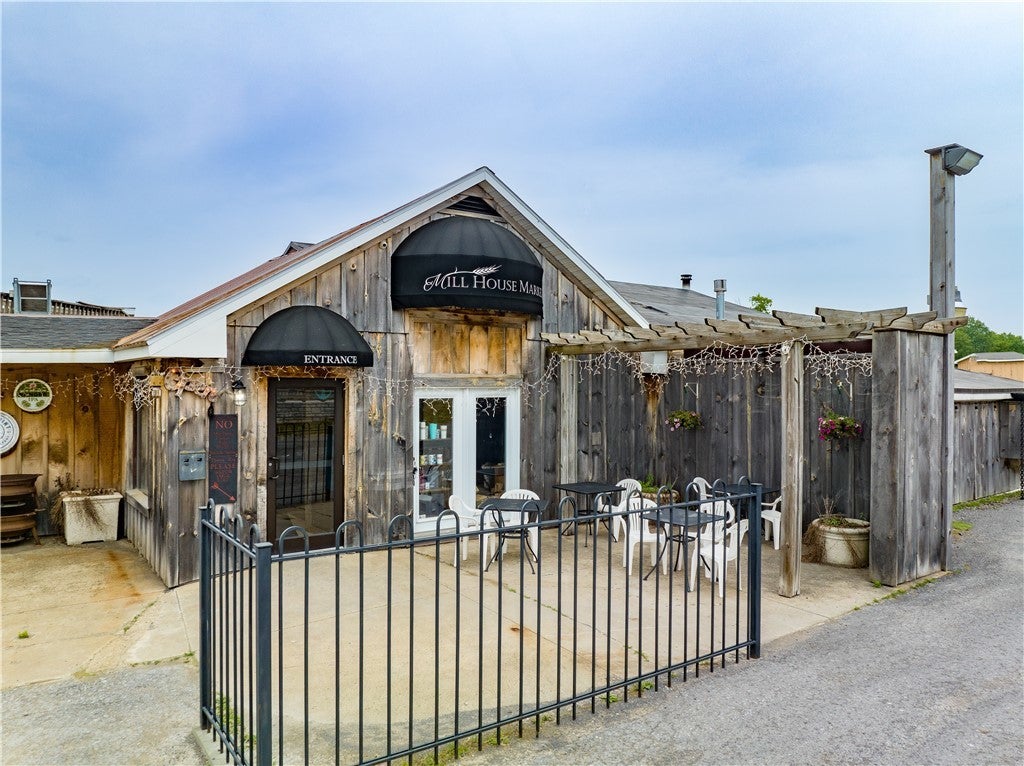 Photo of Listing #R1552487