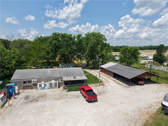 1643 County Highway 42, Shelbyville