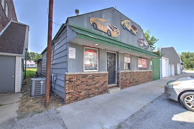225 N Front Street, Macon