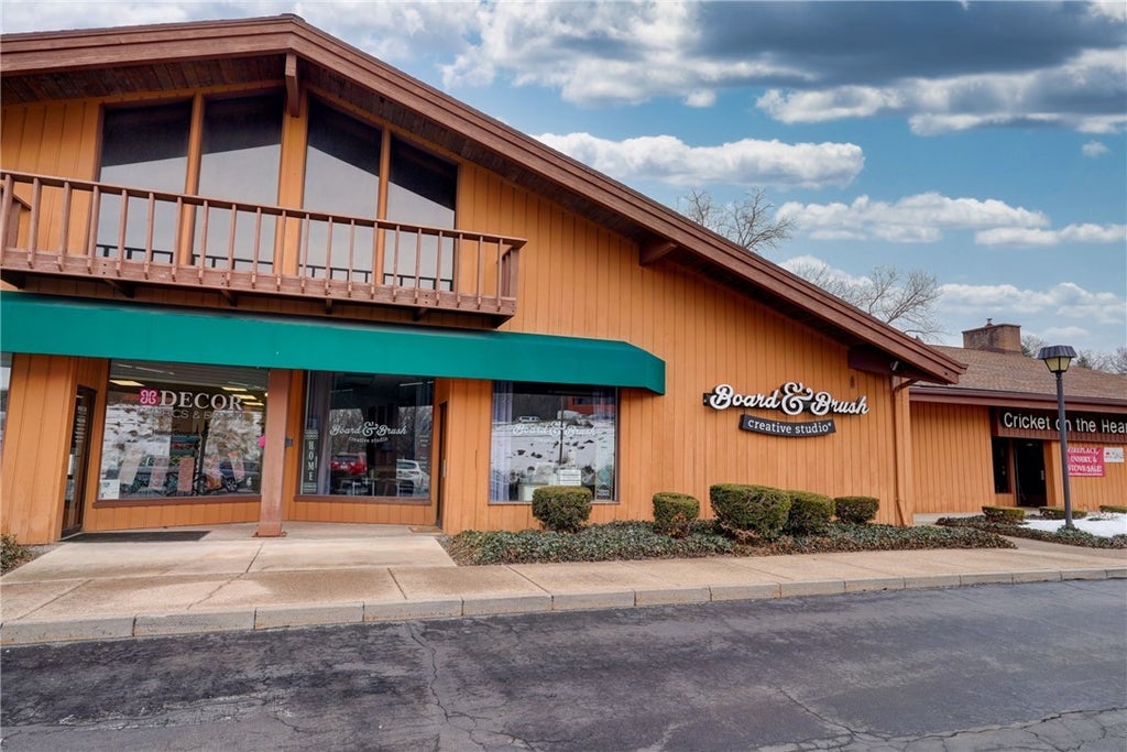 900 Panorama Trail S, Penfield