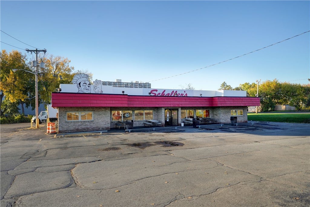 559 E Ridge Road, Irondequoit