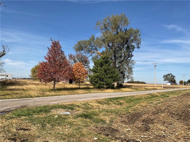 1593 Illini Road, Argenta