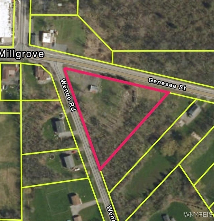 11679 Genesee Street, Alden