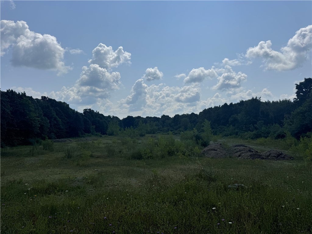 Photo of Listing #R1654954