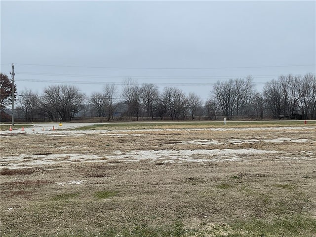 N Main Street, Moweaqua