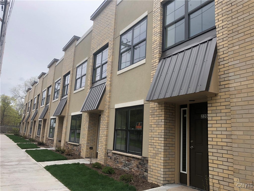 Photo of Listing #S1649624