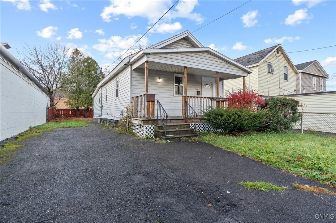 Photo of Listing #S1577380