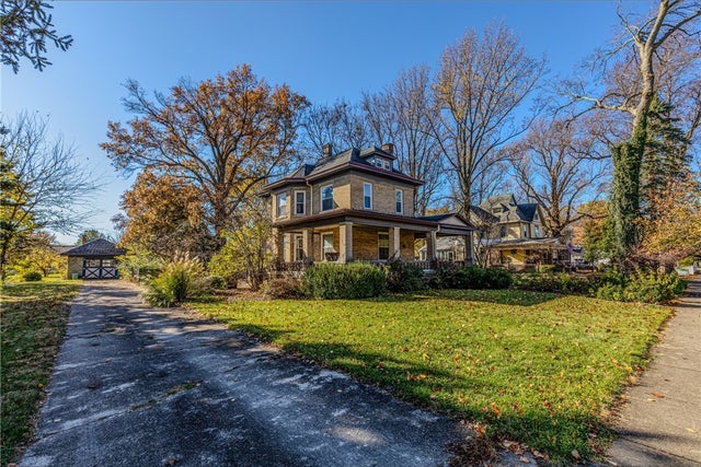 241 Main Street, Moweaqua
