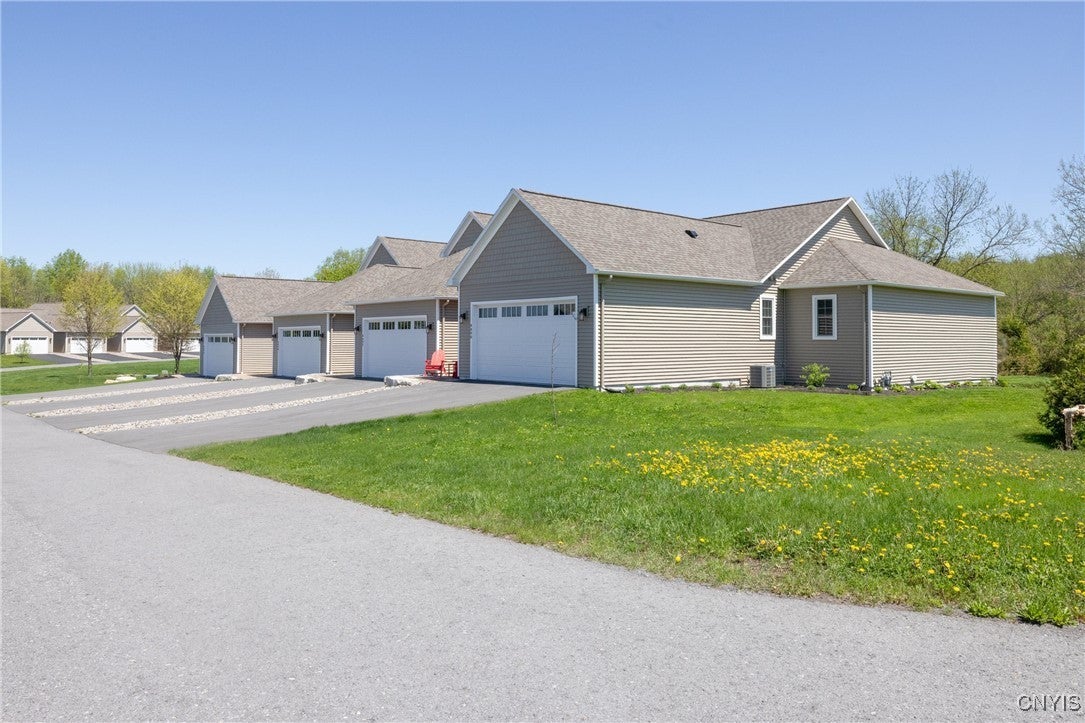 Photo of Listing #S1605543