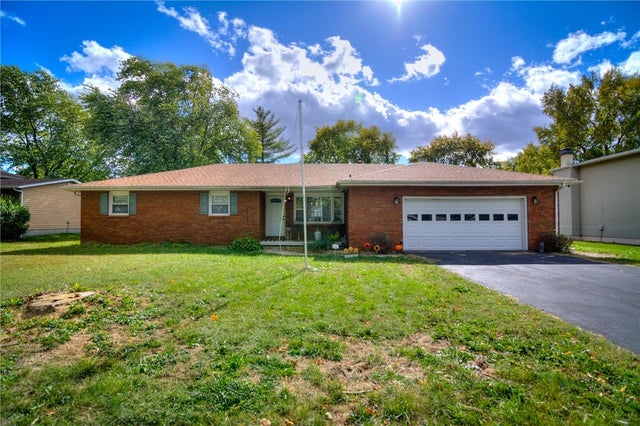 335 Loma Drive, Forsyth