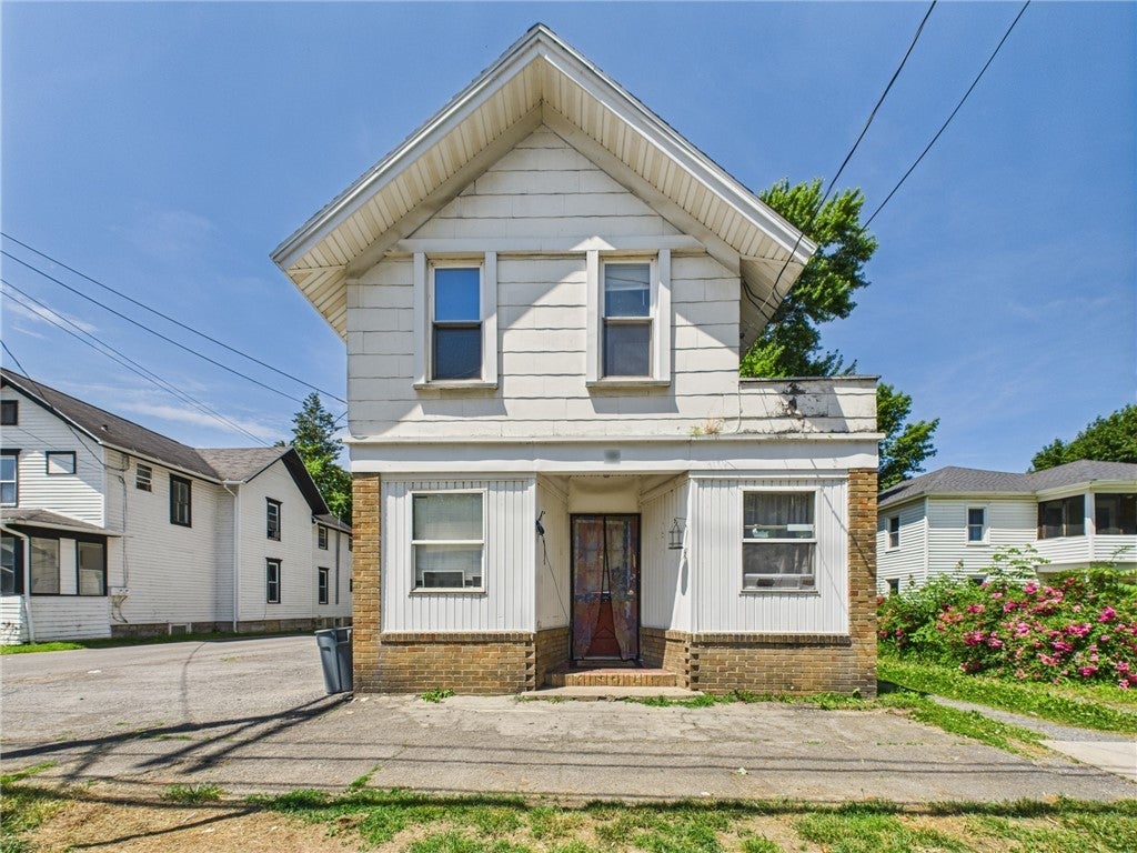 Photo of Listing #R1614693