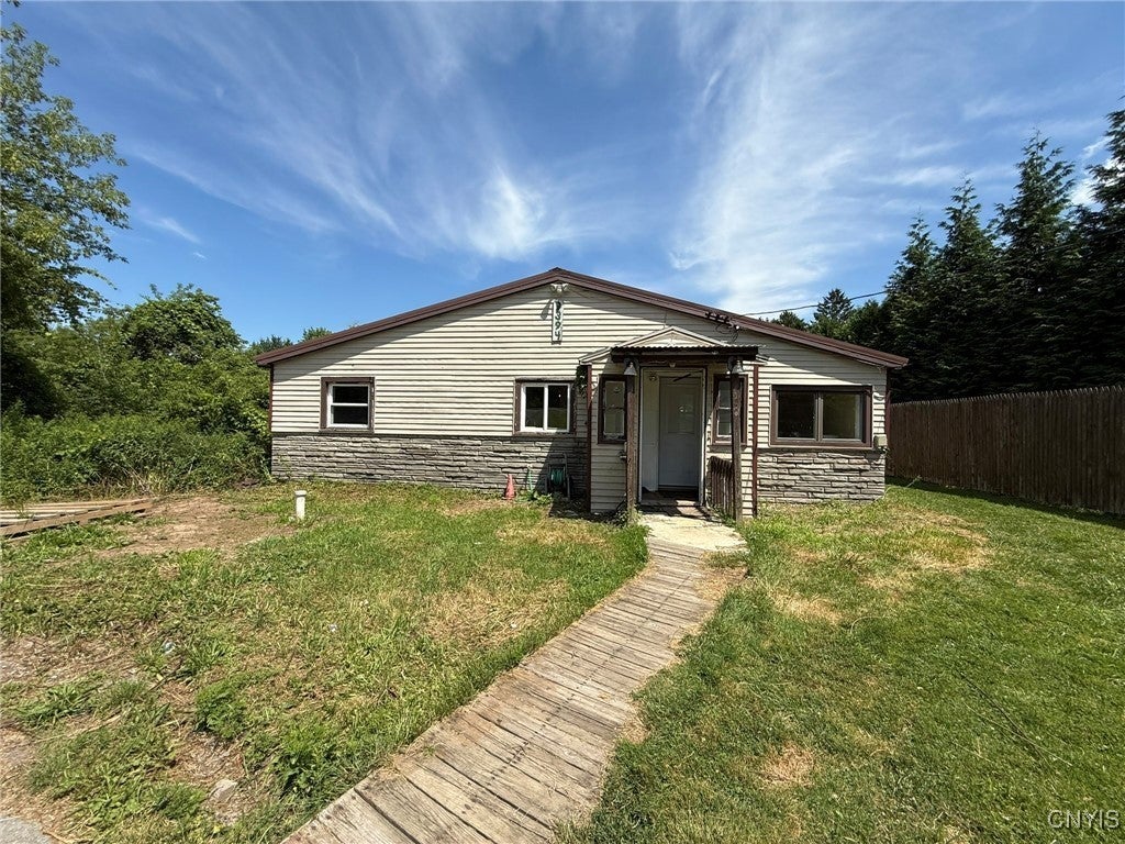 9394 Brewerton Road, Cicero