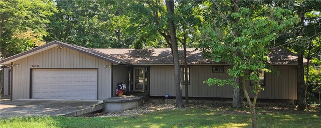 1610 Robin Court, Mt Zion