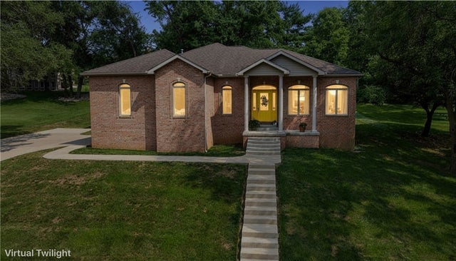 384 Greenway Lane, Decatur