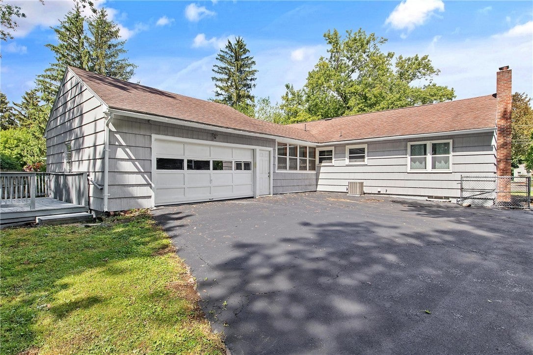 Photo of Listing #R1634204