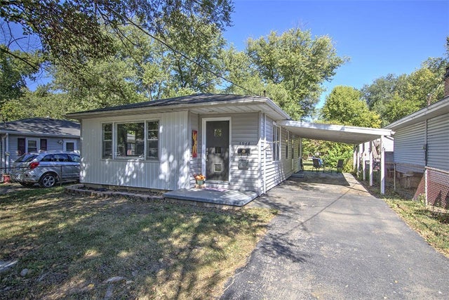 3948 E Grand Avenue, Decatur
