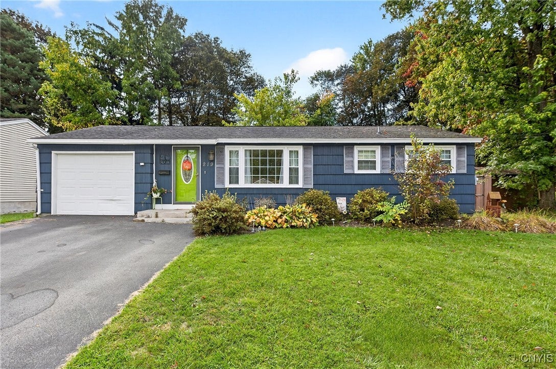 Photo of Listing #S1641172