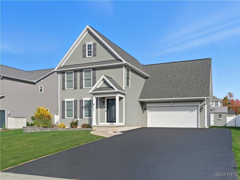 2284 Agassiz Drive, Hamburg