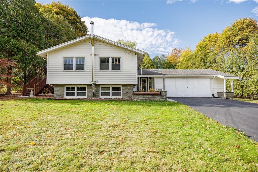 1803 Middle Road, Rush