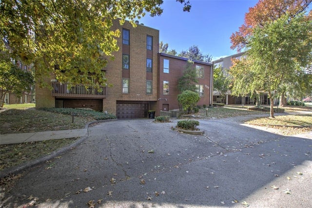 717 W Prairie Avenue 2, Decatur