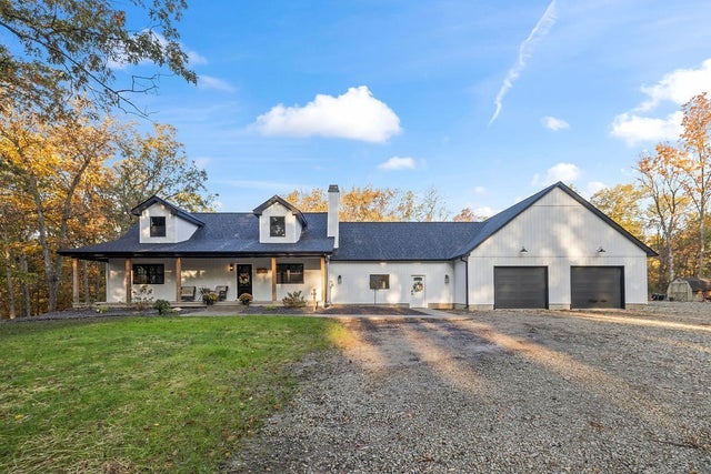 1933 E 1260 North Road, Shelbyville