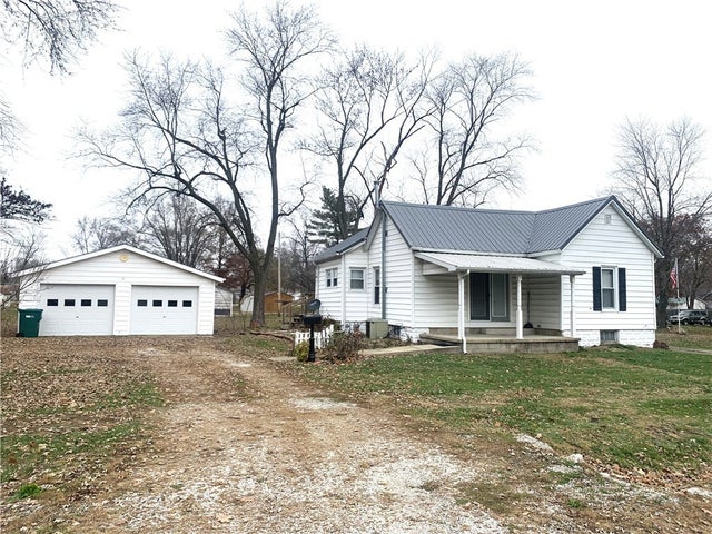 906 Birch Avenue, Pana