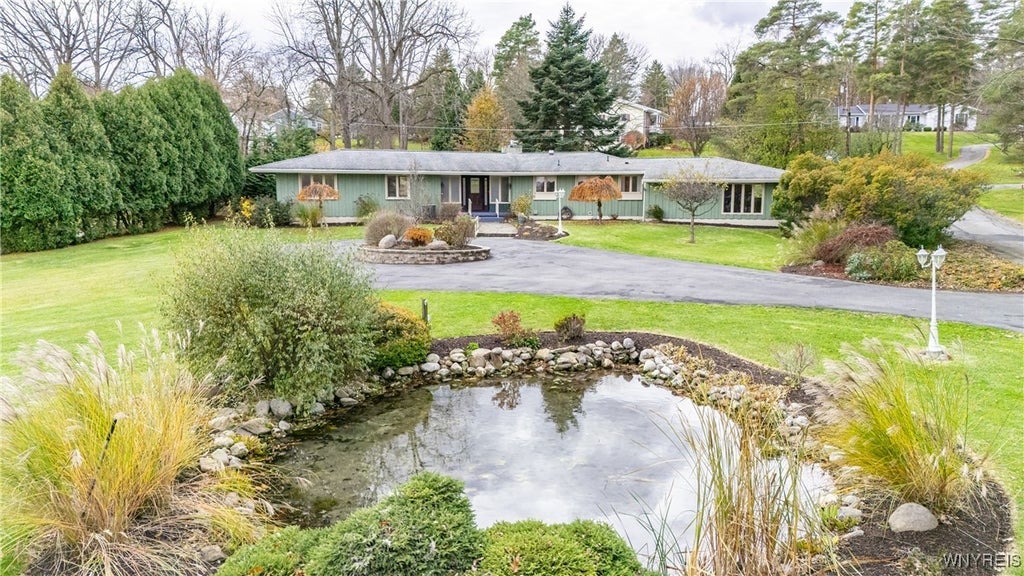 1 White Springs Circle, Geneva Town