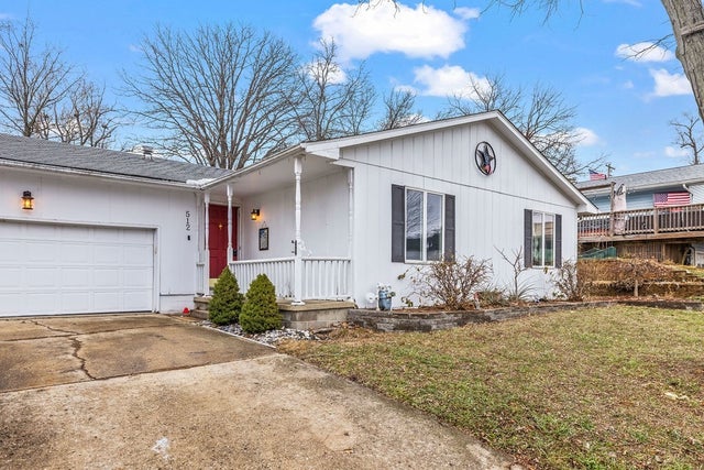 512 Woodland Court, Mt Zion