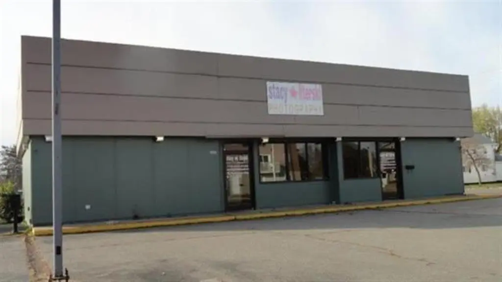 1325 Main St W, Merrill