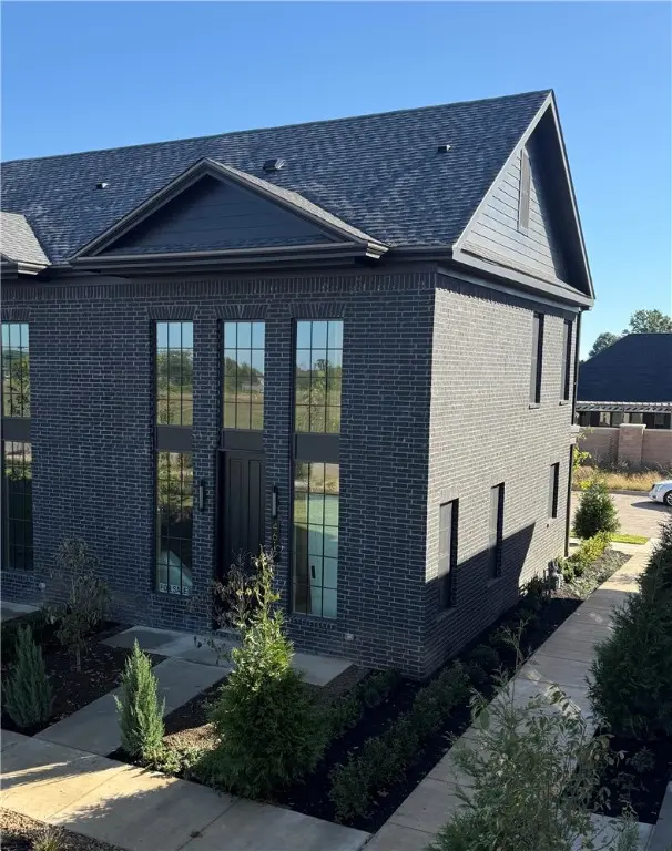 4617 S 47th Street, Rogers